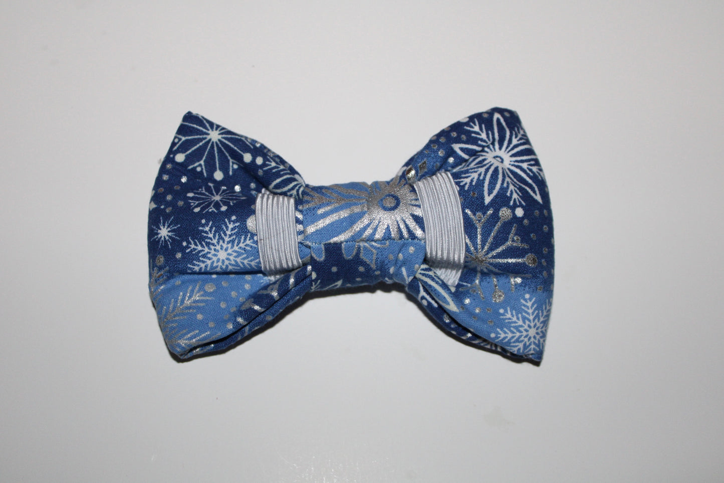 Shimmer Silver Snowflake Bowtie