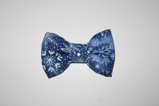 Shimmer Silver Snowflake Bowtie